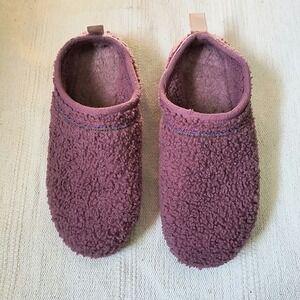 Cozy Women's Slippers in Pink